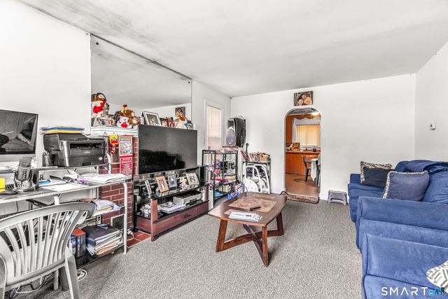 214 Thames Street, New London, CT 06320