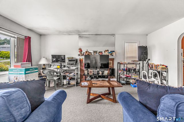 214 Thames Street, New London, CT 06320