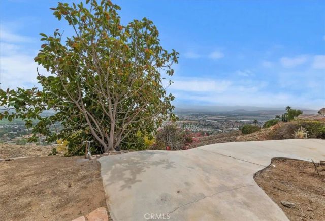 7350 Live Oak, Jurupa Valley, CA 92509