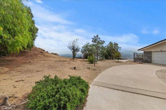 7350 Live Oak, Jurupa Valley, CA 92509
