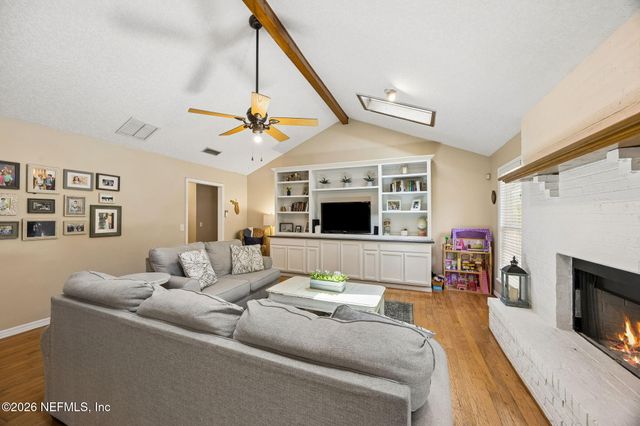 4533 MONUMENT POINT Circle, Jacksonville, FL 32225