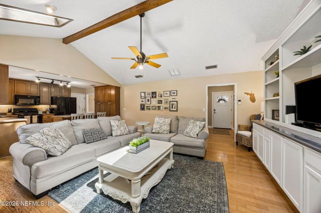 4533 MONUMENT POINT Circle, Jacksonville, FL 32225