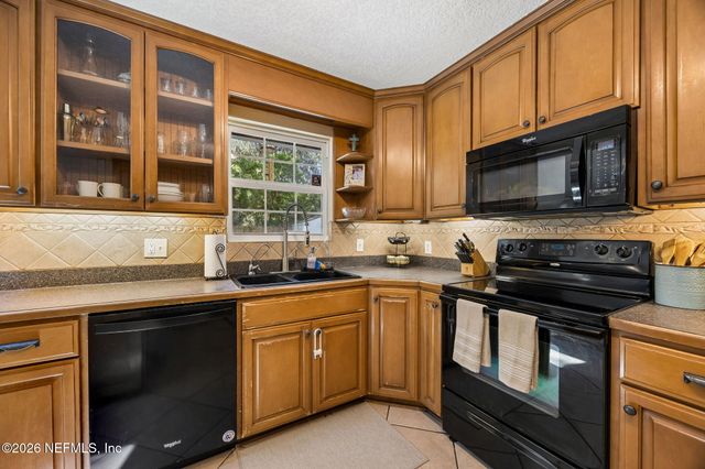 4533 MONUMENT POINT Circle, Jacksonville, FL 32225