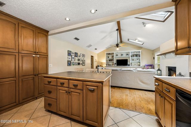 4533 MONUMENT POINT Circle, Jacksonville, FL 32225