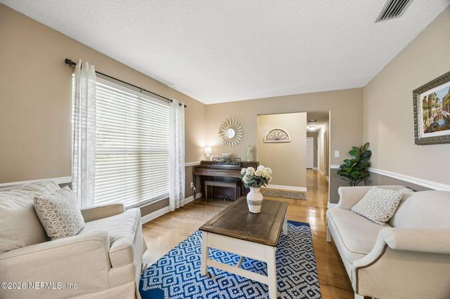 4533 MONUMENT POINT Circle, Jacksonville, FL 32225
