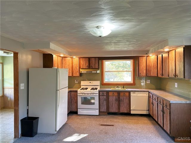 1098 State Route 221, Marathon, NY 13803