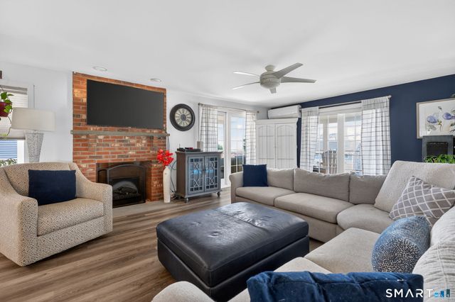 7 Edge Hill Road, East Lyme, CT 06357