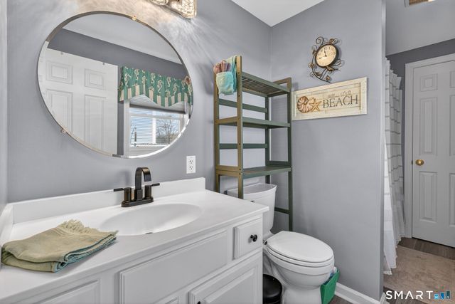 7 Edge Hill Road, East Lyme, CT 06357