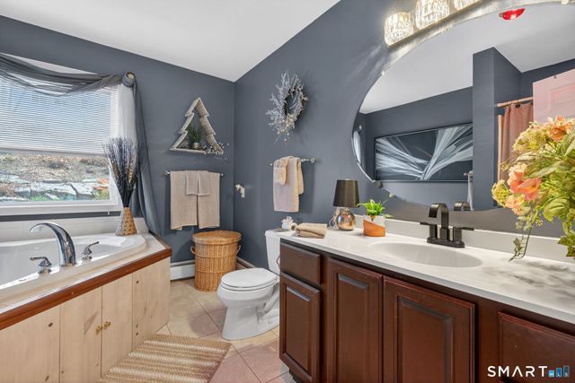 7 Edge Hill Road, East Lyme, CT 06357