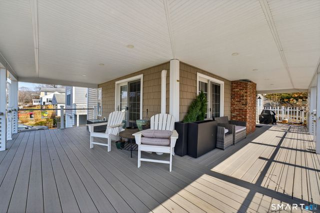 7 Edge Hill Road, East Lyme, CT 06357