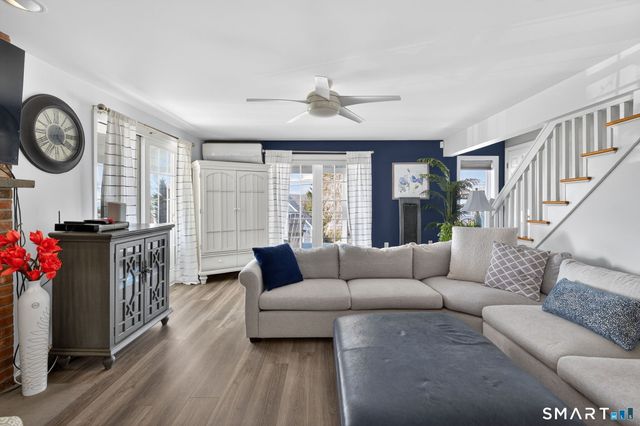 7 Edge Hill Road, East Lyme, CT 06357