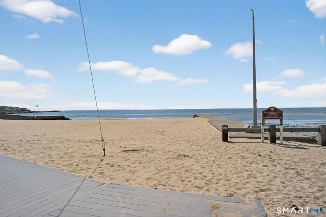 7 Edge Hill Road, East Lyme, CT 06357