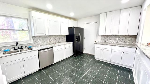 3615 River Hills Court, Ellenwood, GA 30294