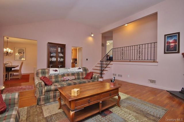 47 Fuller Road, Briarcliff Manor, NY 10510