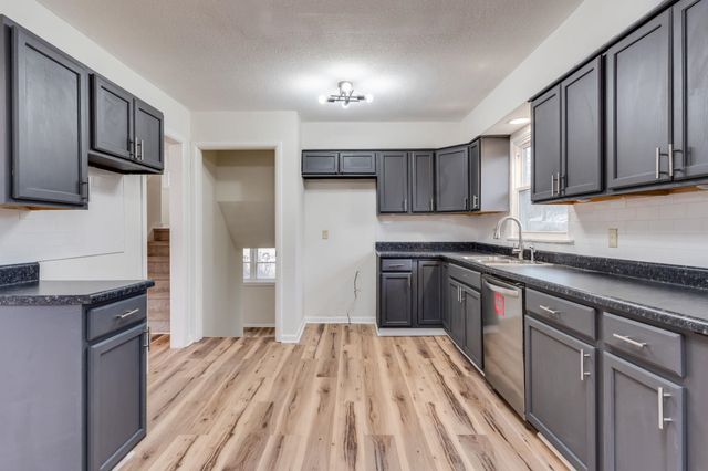 1803 N High St, Wichita, KS 67203