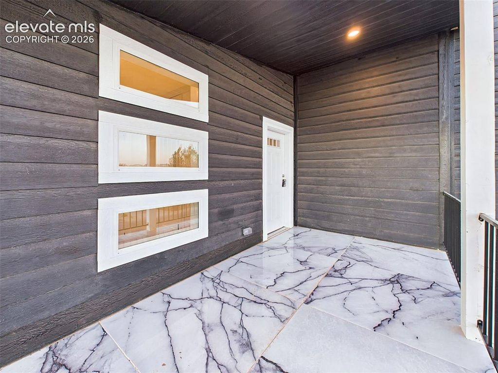 893 S Greenway Avenue, Pueblo, CO 81007 — photo 2