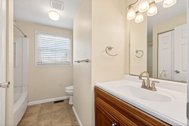 6978 Fallen Oaks Drive, Deerfield Twp., OH 45040