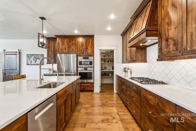 521 S Gabriel Ln, Nampa, ID 83687