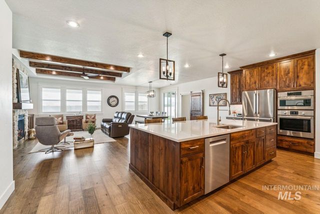 521 S Gabriel Ln, Nampa, ID 83687