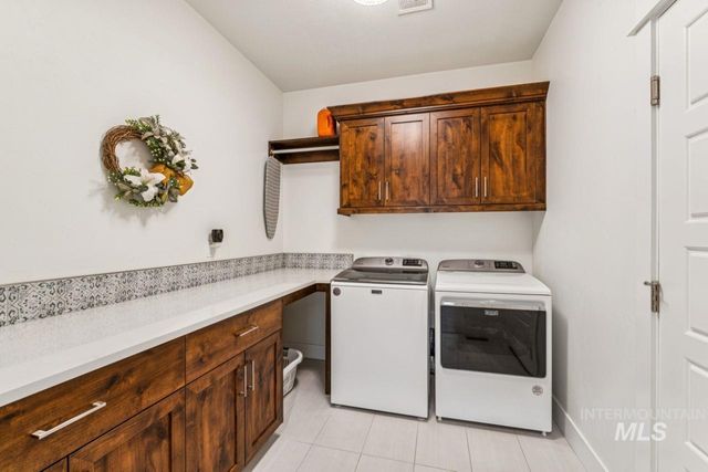 521 S Gabriel Ln, Nampa, ID 83687