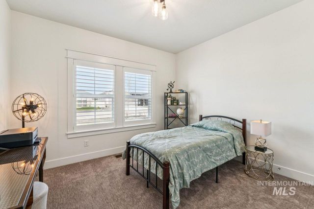 521 S Gabriel Ln, Nampa, ID 83687