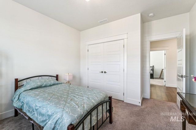 521 S Gabriel Ln, Nampa, ID 83687