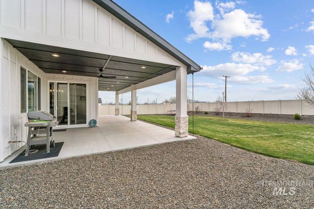 521 S Gabriel Ln, Nampa, ID 83687