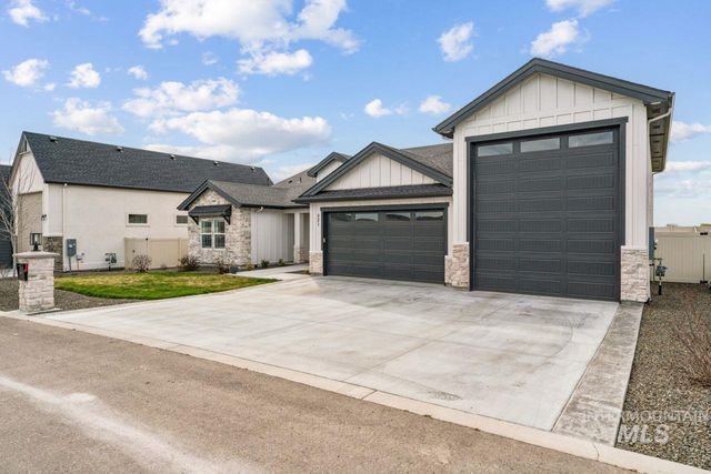 521 S Gabriel Ln, Nampa, ID 83687