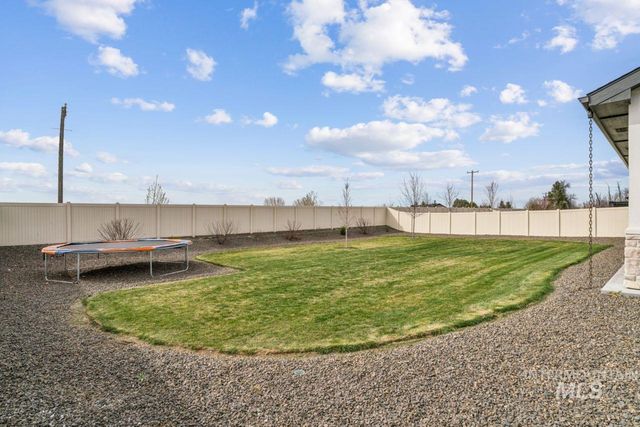 521 S Gabriel Ln, Nampa, ID 83687