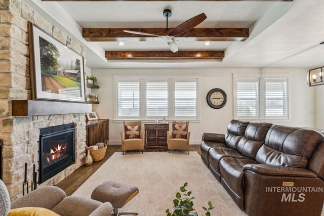 521 S Gabriel Ln, Nampa, ID 83687