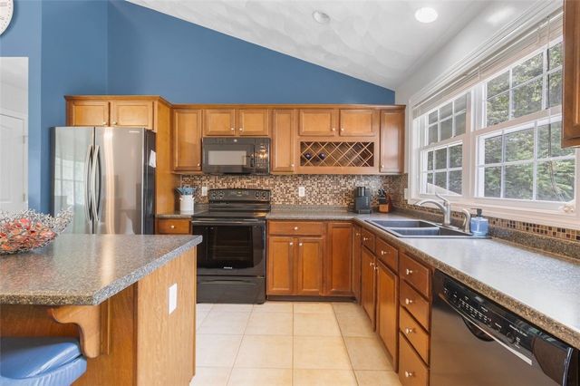 33 Charles Avenue, Charlestown, RI 02813