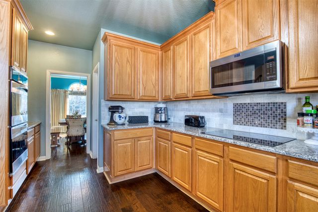 1412 Big Falls Drive, Flower Mound, TX 75028