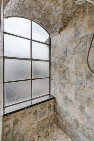 2555 Marilee Lane 4, Houston, TX 77057