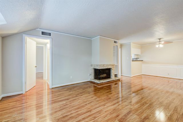 2555 Marilee Lane 4, Houston, TX 77057