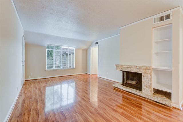 2555 Marilee Lane 4, Houston, TX 77057