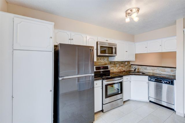 2555 Marilee Lane 4, Houston, TX 77057