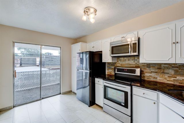 2555 Marilee Lane 4, Houston, TX 77057