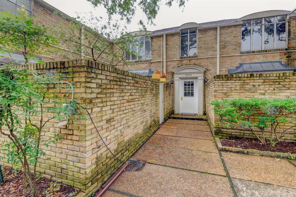 2555 Marilee Lane 4, Houston, TX 77057