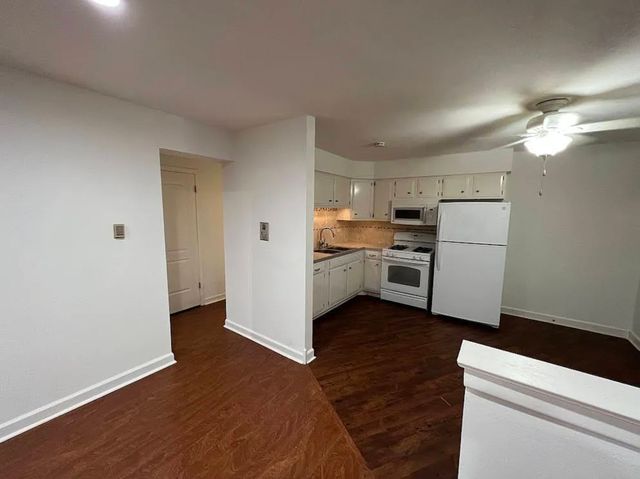 1003 Argyle Street 4A, Bensenville, IL 60106
