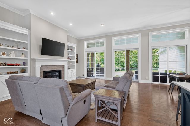 11640 Walton Crescent, Zionsville, IN 46077