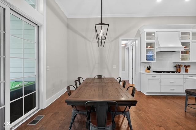 11640 Walton Crescent, Zionsville, IN 46077