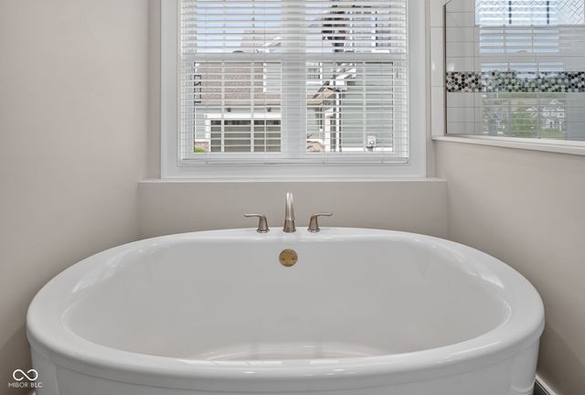 11640 Walton Crescent, Zionsville, IN 46077