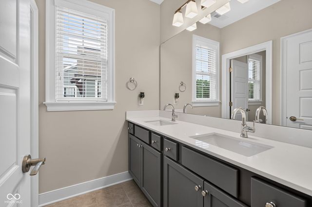11640 Walton Crescent, Zionsville, IN 46077
