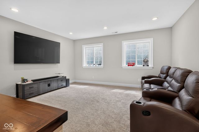 11640 Walton Crescent, Zionsville, IN 46077