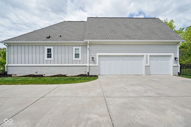 11640 Walton Crescent, Zionsville, IN 46077