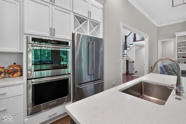 11640 Walton Crescent, Zionsville, IN 46077