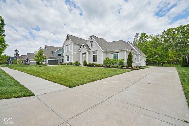 11640 Walton Crescent, Zionsville, IN 46077