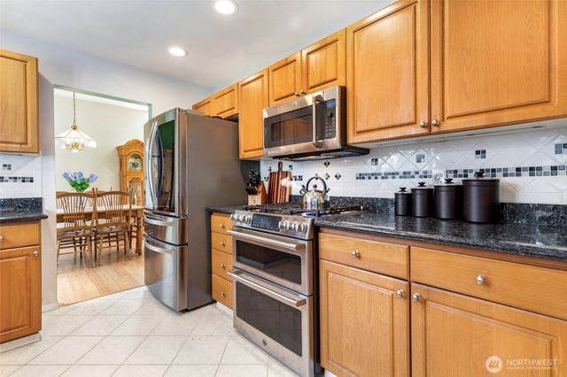 6907 75th Drive NE, Marysville, WA 98270