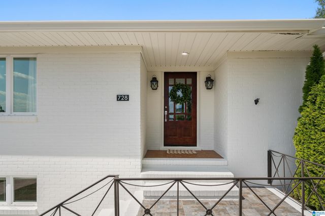 728 ROCKBRIDGE ROAD, Vestavia Hills, AL 35216