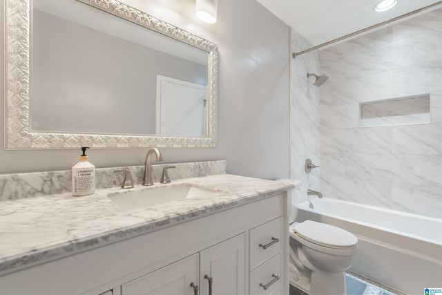 728 ROCKBRIDGE ROAD, Vestavia Hills, AL 35216